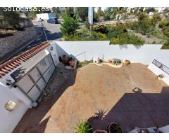 Casa chalet con 6 habitaciones y piscina privada en zona de pueblo indalo de Mojácar