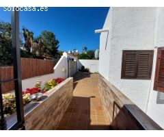 Casa chalet con 6 habitaciones y piscina privada en zona de pueblo indalo de Mojácar
