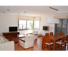 Chalet de 3 dormitorios, 3 baños y vistas al mar en Marina de la Torre