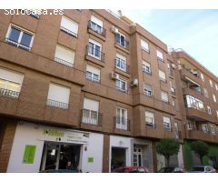 OPORTUNIDAD - VIVIENDA EN ZONA TRANQUILA Y CENTRICA CON PLAZA DE GARAJE