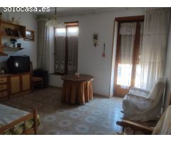VIVIENDA DE 4 DORMITORIOS CON PATIO DE 200 METROS