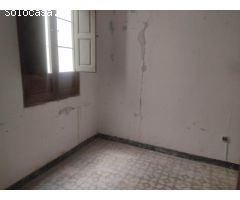 AMPLIA VIVIENDA CON EXCELENTE UBICACIÓN CÉNTRICA