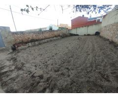 AMPLIO SOLAR EN ALPERA
