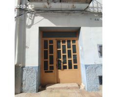 CASA  CON PATIO Y BODEGA