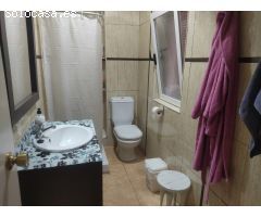 PLANTA BAJA REFORMADA Y AMUEBLADA CON PATIO y 2 PLAZAS DE GARAJE