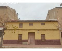 CASA PARA REFORMAR CON PATIO