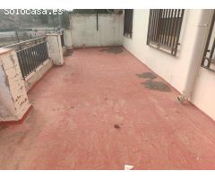 CHALET EN LAS FUENTECICAS CON PISCINA EN ZONA URBANA