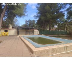 CHALET EN LAS FUENTECICAS CON PISCINA EN ZONA URBANA