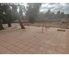 CHALET EN LAS FUENTECICAS CON PISCINA EN ZONA URBANA