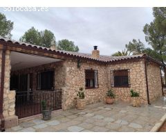 CHALET CON PISCINA Y BARBACOA, A 1 KM DEL CASCO URBANO
