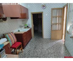 CASA CON PATIO EN ZONA SAN ROQUE
