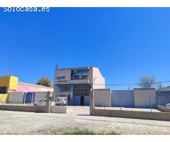 NAVE INDUSTRIAL Y VIVIENDA CERCA DEL CASCO URBANO