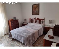 CASA REFORMADA CON GARAJE Y PATIO