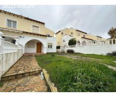 QUAD EN LA ZONA RESIDENCIAL DE VILLAMARTIN (ORIHUELA)
