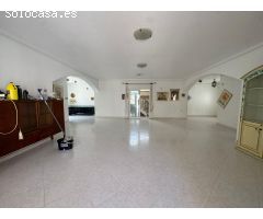 CHALET INDEPENDIENTE EN ORIHUELA COSTA (LA REGIA)