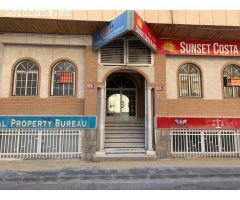 LOCAL COMERCIAL EN LA PLAYA DE LA ACEQUIÓN (TORREVIEJA)