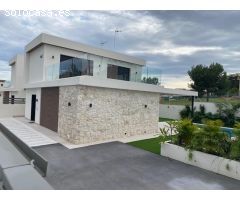 VILLA DE NUEVA PROMOCIÓN EN LOMAS DE CABOROIG