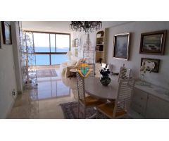 PISO EN 1ª LINEA DE PLAYA DE LEVANTE CON PARKING Y PISCINA!!!
