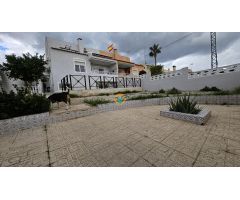 PAREADO CON AMPLIA PARCELA A 800M DE LA PLAZA DEL SOL!!