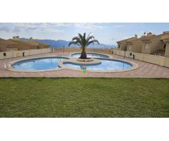 CHALET INDEPENDIENTE CON PISCINA PROPIA Y VISTAS AL MAR Y MONTAÑA!!!