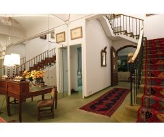 Exclusiva Propiedad de 200 m2 en ubicación ideal! En un passage privado!