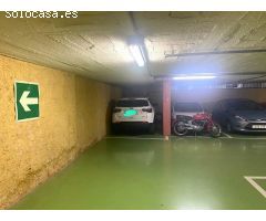 Parking coche grande y moto