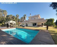 Exceptional property located in the prestigious Can Teixidó community in Alella