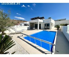 Villa en Venta en Benijófar, Alicante