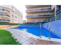 oficina en planta Piso con piscina comunitaria en  Cambrils - Zona PORT