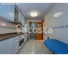 ¡Oportunidad Única en el Corazón de Lloret de Mar!