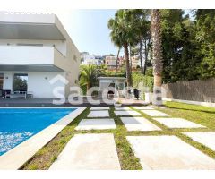 EN UN ENTORNO DE JARDINES BOTANICOS Y LAS MEJORES PLAYAS