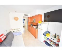 Bonito apartamento situado en Benalmádena en segunda línea de playa.