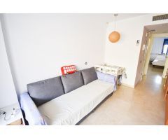 Bonito apartamento situado en Benalmádena en segunda línea de playa.