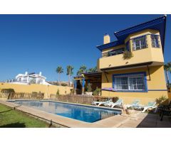 Preciosa Villa en una zona inmejorable del Rincón de la Victoria - Málaga