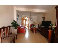 CASA DE PUEBLO CON TRES PLANTAS  Y ACCESO POR DOS CALLES