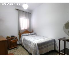 CASA DE PUEBLO CON TRES PLANTAS  Y ACCESO POR DOS CALLES