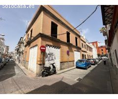 CASA CON POSIBILIDAD DE LOCAL Y GARAJE