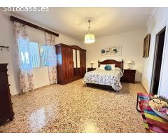 CASA EN PLANTA ALTA CON LOCAL DIÁFANO EN PLANTA BAJA