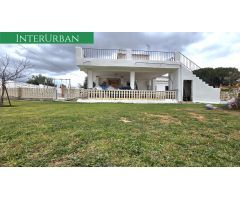 Encantador Chalet c/ 4 habitaciones y Piscina Privada en urbanización de Lliria