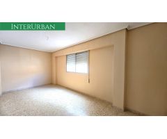 EXCLUSIVA INTERURBAN – Piso amplio y luminoso en Llíria, zona San Francesc