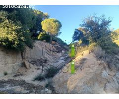 Terreno en venta con vistas al Parc de la Serralada Litoral y sol todo el día
