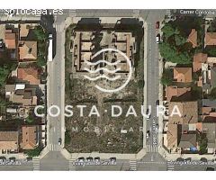 Invierte en el paraíso: Terreno en Miami Platja con proyecto de viviendas