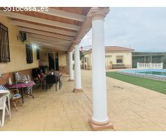 PRECIOSA PARCELA CON GRAN CASA CON PISCINA EN MAJANEQUE