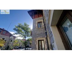 CHALET ADOSADO DE PIEDRA  EN AVENIDA NUESTRA SEÑORA DE ESTIBALIZ a una manzana del Corte Inglés
