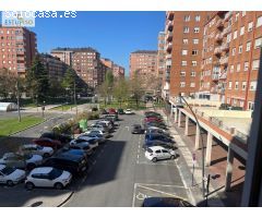 AMPLIA VIVIENDA EXTERIOR y AMUEBLADA Juntas Generales-90m2-Ascensor-Trastero-2 Terrazas
