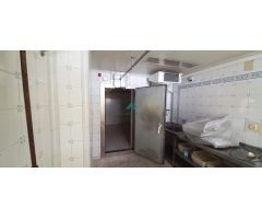 Se vende local comercial en Santoña