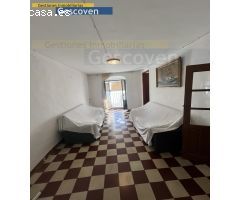 CASA CÉNTRICA CON TERRAZA TECHADA. DOS PLANTAS
