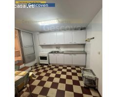 CASA CÉNTRICA CON TERRAZA TECHADA. DOS PLANTAS