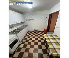 CASA CÉNTRICA CON TERRAZA TECHADA. DOS PLANTAS