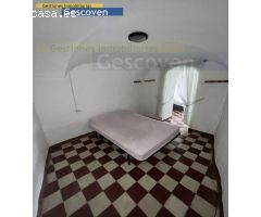 CASA CÉNTRICA CON TERRAZA TECHADA. DOS PLANTAS